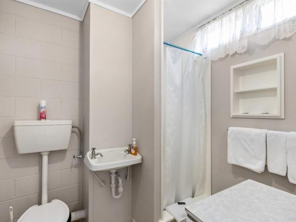 Mount Eden Motel : photo 4 de la chambre suite lit queen-size