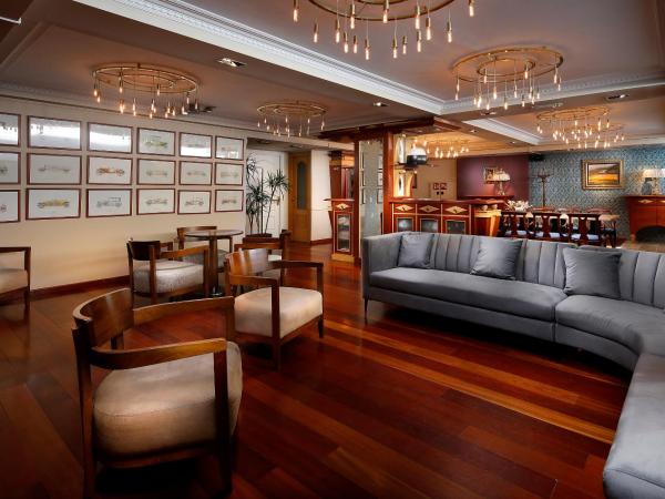 Apartaments-Hotel Hispanos 7 Suiza : photo 8 de la chambre suite junior