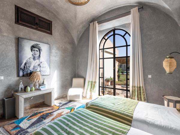 Villa Serena Marrakech - Maison d'hôtes : photo 4 de la chambre chambre double - vue sur piscine