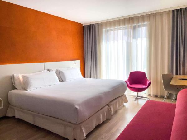 Barceló Hamburg : photo 2 de la chambre chambre double deluxe avec lit d'appoint
