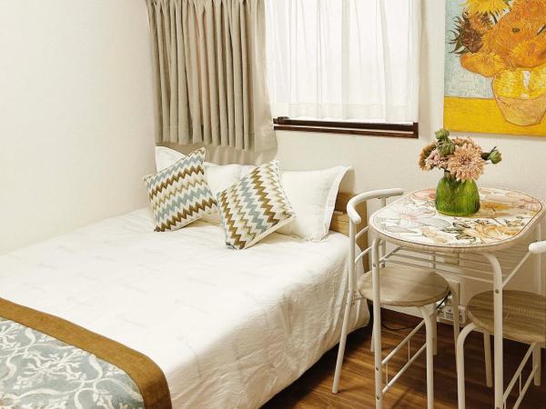 TOKYO/Shinjuku & Shibuya 10mins/5mins walk to subway stiaon/Kichijoji 15mins/Shimokitazawa 5mins/Louis House : photo 6 de la chambre chambre double avec toilettes communes