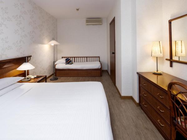 Best Western Hotel Crimea : photo 5 de la chambre chambre triple avec 1 lit queen-size et 1 lit simple