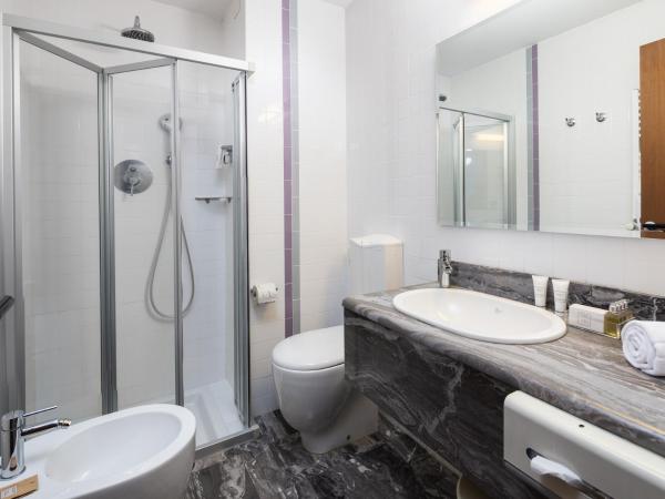 Best Western Hotel Crimea : photo 5 de la chambre chambre double avec 2 lits simples