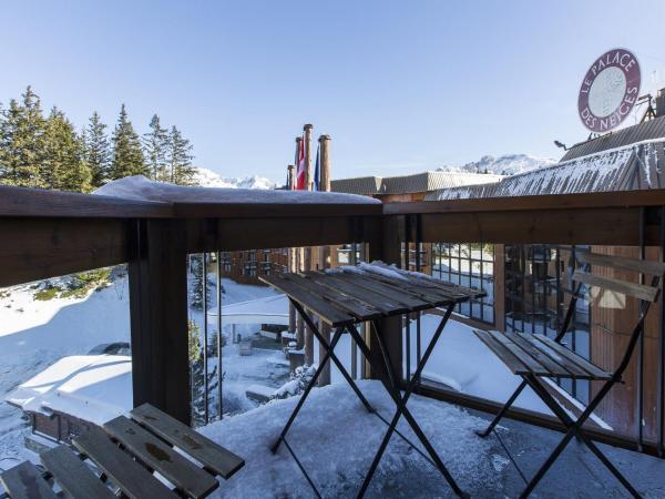 Residence Le Domaine du Jardin Alpin - Courchevel 1850 : photo 10 de la chambre appartement avec balcon - 413a