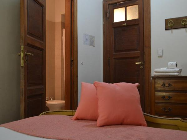 Che Argentina Hostel Suites : photo 4 de la chambre chambre double avec salle de bains privative