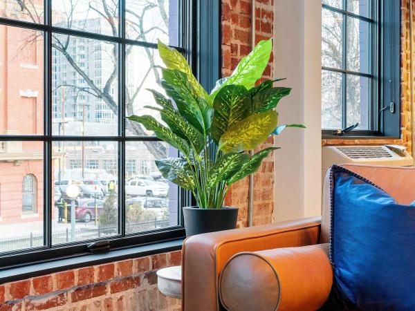 The Acoma House : photo 9 de la chambre alex pangburn suite 212