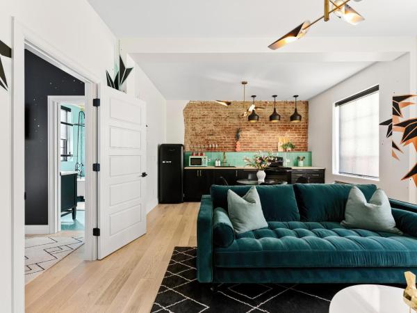 The Acoma House : photo 5 de la chambre sandra fettingis art suite 107