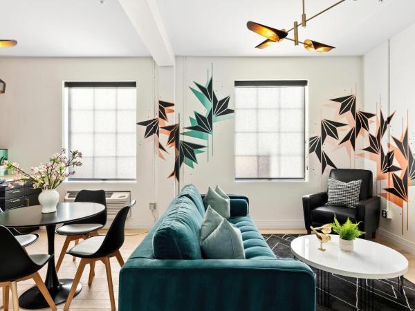 The Acoma House : photo 6 de la chambre sandra fettingis art suite 107