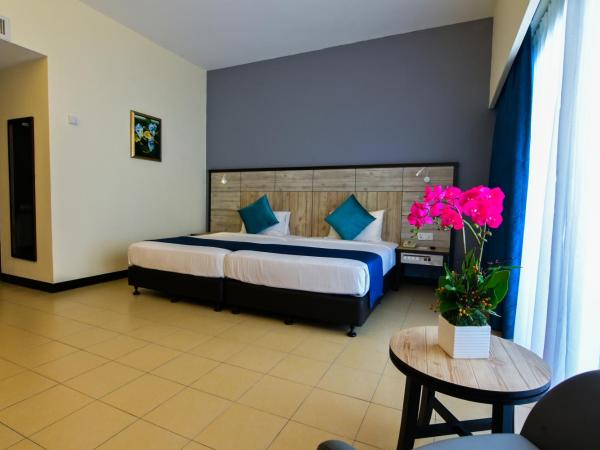 Flamingo Hotel by the Beach, Penang : photo 3 de la chambre deluxe double room with hill view (newly renovated)