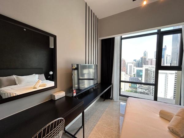 Axon Residence at Pavilion KLCC KL Tower view by KIMIRO : photo 1 de la chambre studio lit queen-size de luxe
