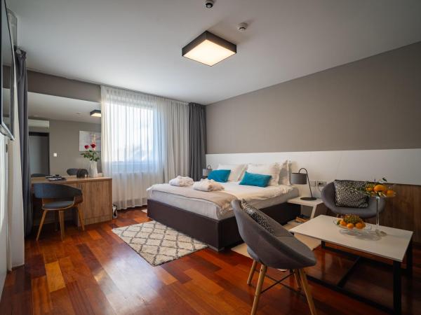 Residence Vaal : photo 6 de la chambre king suite with jacuzzi on the terrace and sea view