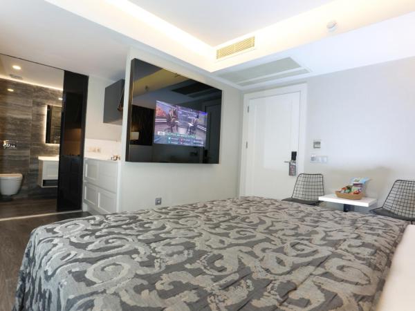 Riva Hotel Alsancak : photo 3 de la chambre chambre double deluxe