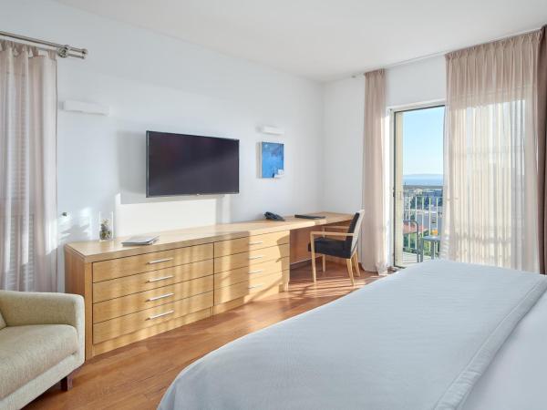 Dioklecijan Hotel & Residence : photo 3 de la chambre suite junior avec balcon - vue sur mer