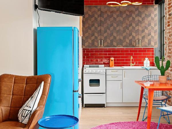 The Acoma House : photo 6 de la chambre chris haven art suite 111