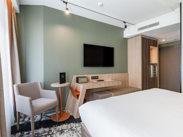 Hôtel B55 : photo 5 de la chambre chambre double ou lits jumeaux avec douche