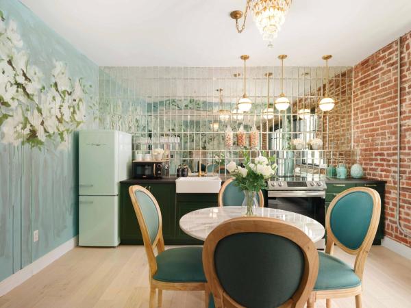 The Acoma House : photo 8 de la chambre joon art suite 201