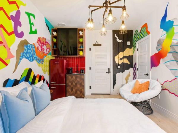 The Acoma House : photo 4 de la chambre just create it art suite 205