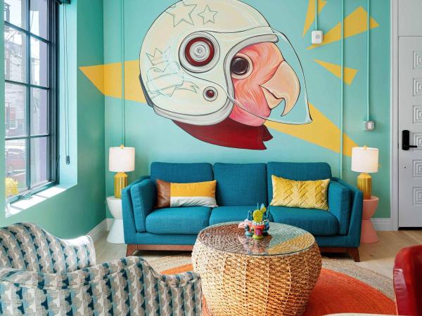 The Acoma House : photo 3 de la chambre kaitlin ziesmer art suite 207