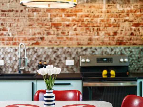 The Acoma House : photo 10 de la chambre kaitlin ziesmer art suite 207