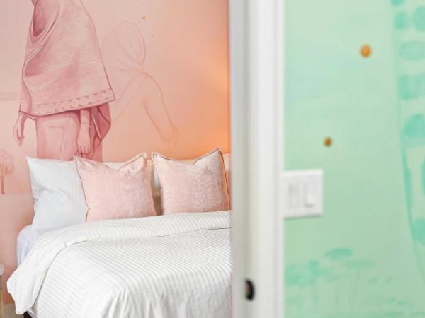 The Acoma House : photo 9 de la chambre lindee zimmer art suite 208