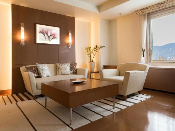 Sapporo Park Hotel : photo 8 de la chambre executive floor junior suite with spa bath with park view - non-smoking