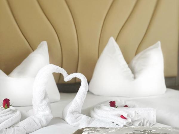 Naam Hotel & Apartments Frankfurt City-Messe Airport : photo 4 de la chambre suite avec balcon