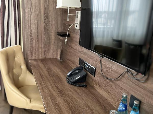 Naam Hotel & Apartments Frankfurt City-Messe Airport : photo 7 de la chambre suite avec balcon