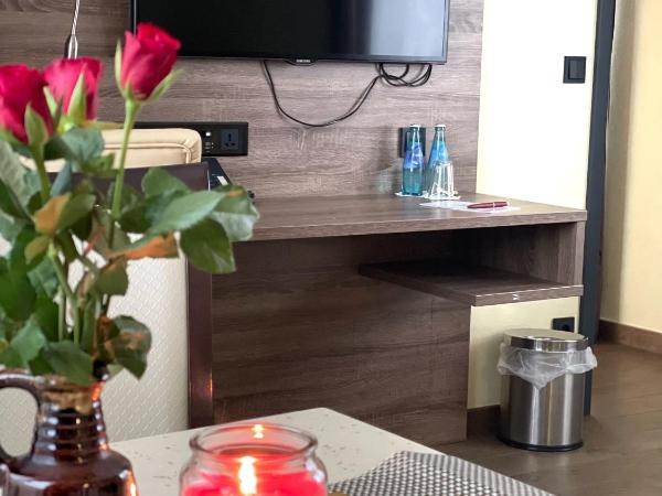 Naam Hotel & Apartments Frankfurt City-Messe Airport : photo 3 de la chambre suite avec balcon