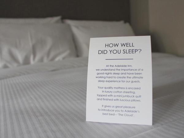 Adelaide Inn : photo 6 de la chambre deluxe queen and two king singles with spa and balcony