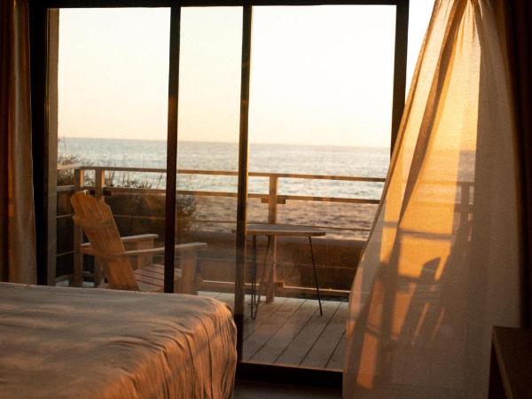 Hotel Plein Large : photo 3 de la chambre chambre lits jumeaux avec terrasse - vue sur mer 