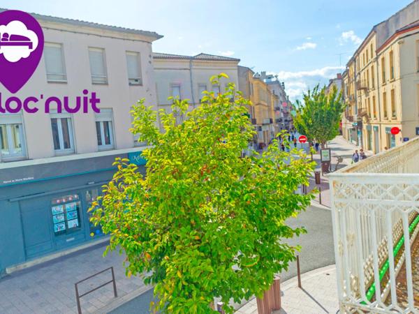 Loc'Nuit - Chambres Tout Confort - Hyper Centre AGEN : photo 1 de la chambre chambre double avec salle de bains privative