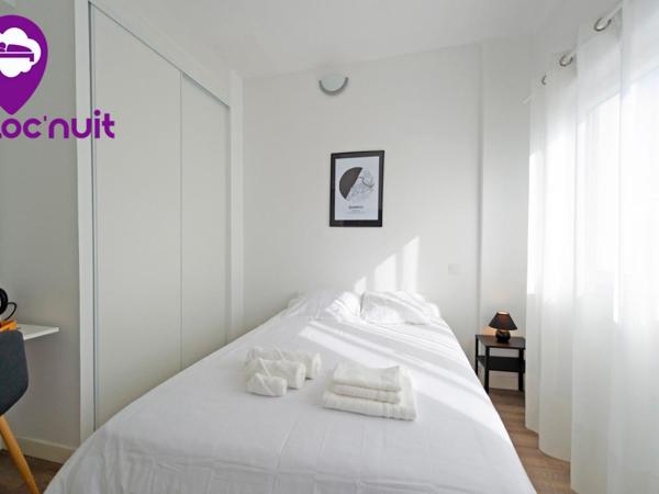 Loc'Nuit - Chambres Tout Confort - Hyper Centre AGEN : photo 4 de la chambre chambre double avec salle de bains privative