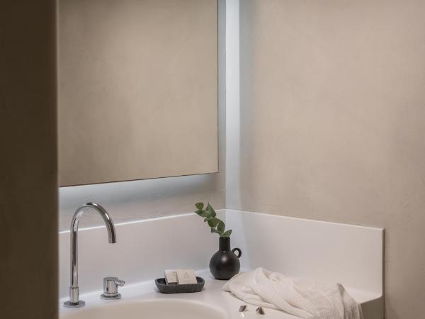 Enigma Suites : photo 9 de la chambre suite premier avec bain à remous