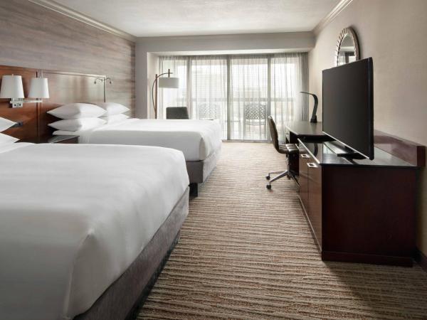 Salt Lake Marriott Downtown at City Creek : photo 1 de la chambre chambre exécutive Étage supérieur avec 2 lits queen-size et un balcon