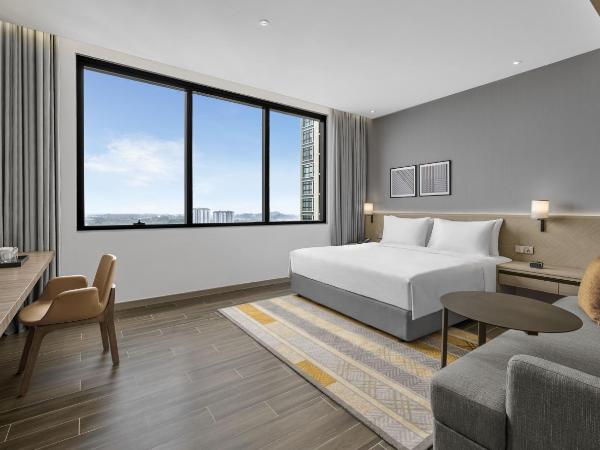 Hyatt Place Johor Bahru Paradigm Mall : photo 1 de la chambre chambre lit king-size - vue sur ville