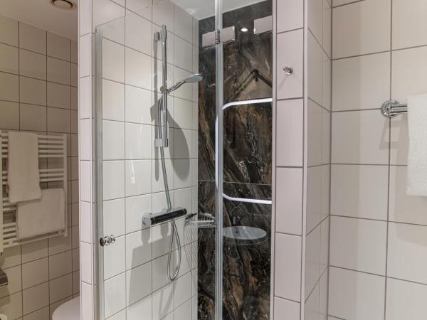 Hilton Cologne : photo 6 de la chambre chambre familiale avec lit d'appoint