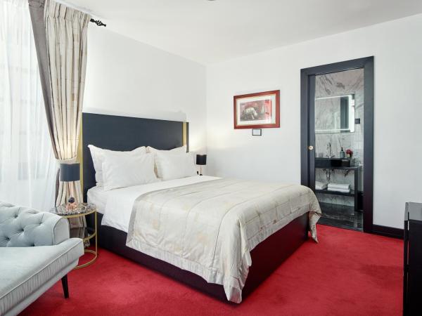 King Kresimir Heritage Hotel : photo 2 de la chambre chambre supérieure lit queen-size