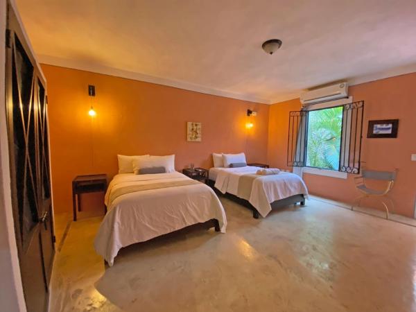 Art 64 Hotel Boutique - Adults Only : photo 1 de la chambre chambre double avec 2 lits doubles