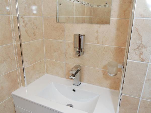 CitiHouse Aberdeen West End : photo 4 de la chambre chambre familiale avec douche