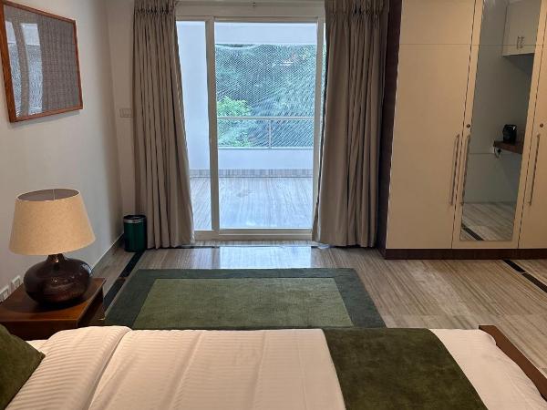 Villa Ithaka by Youkoso : photo 3 de la chambre chambre lit king-size avec balcon