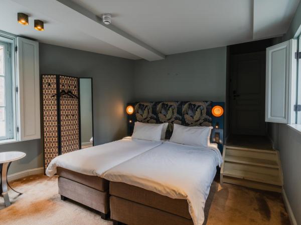 Hotel Monastère Maastricht : photo 5 de la chambre chambre quadruple avec salle de bains