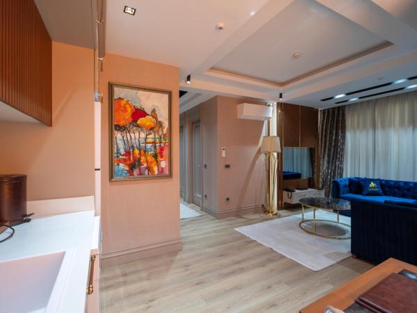 Elysium Deluxe Suites Antalya : photo 8 de la chambre suite deluxe avec baignoire spa