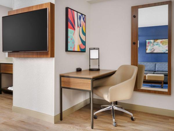 Hyatt Place Orlando / I-Drive / Convention Center : photo 2 de la chambre chambre avec 2 lits doubles et canapé-lit