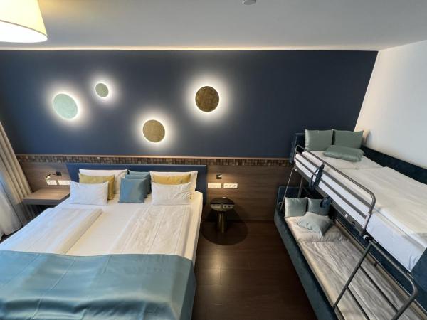 Hotel Stadt München : photo 2 de la chambre chambre quadruple