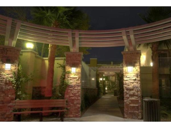 Escape to Tropicana, a Tranquil Condo Oasis Near the LV Strip - Special Offer Now! : photo 10 de la chambre appartement deluxe