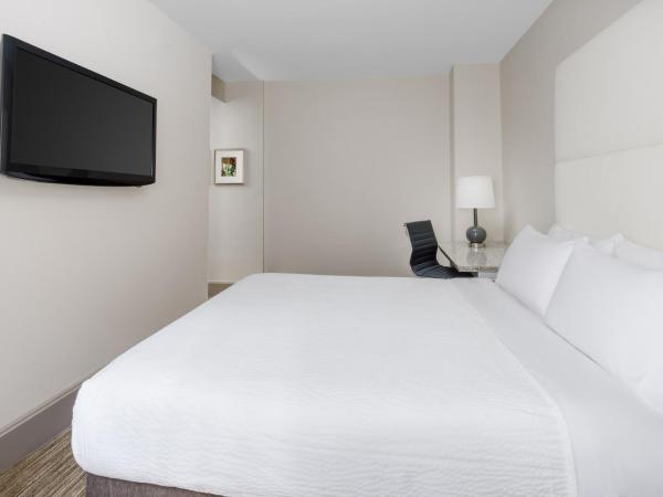 Holiday Inn Express Chicago - Magnificent Mile, an IHG Hotel : photo 2 de la chambre chambre lit queen-size - non-fumeurs