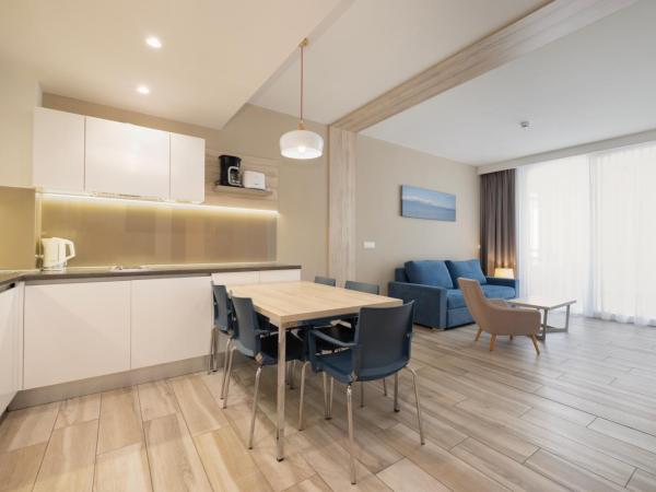 Romana Beach Resort : photo 2 de la chambre deluxe one-bedroom apartment with sea side view