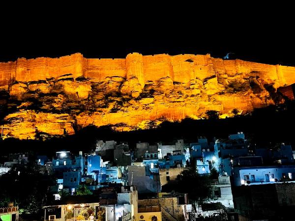 Geel Heritage - A Restored Haveli : photo 1 de la chambre chambre double deluxe avec vue sur château