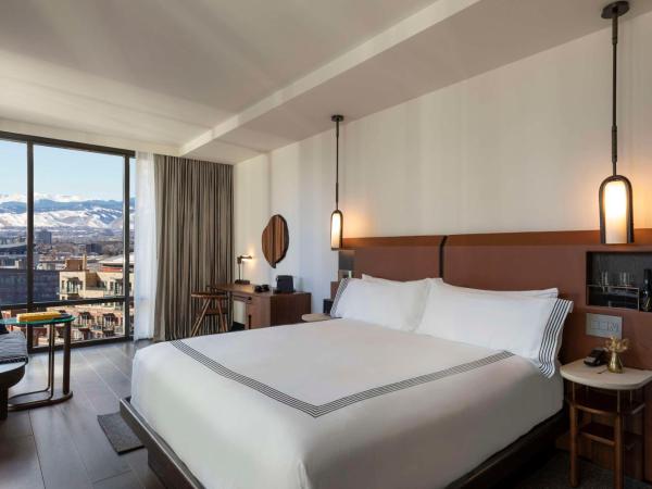 Thompson Denver, by Hyatt : photo 1 de la chambre chambre lit king-size