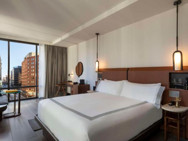 Thompson Denver, by Hyatt : photo 1 de la chambre chambre lit king-size - vue sur ville